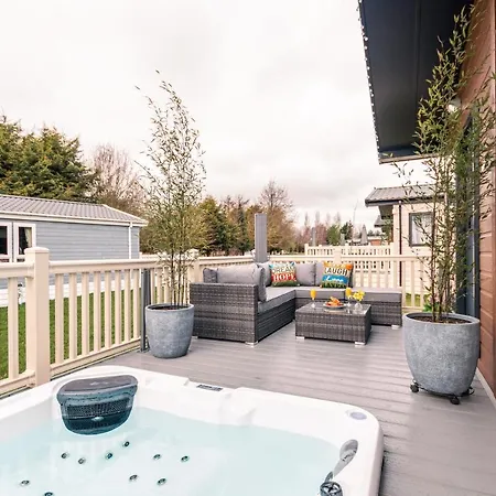 Bluebell With Hot Tub Lodge York