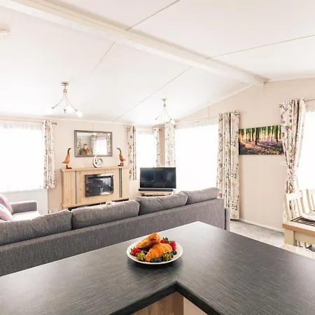 Lodge Bluebell With Hot Tub York