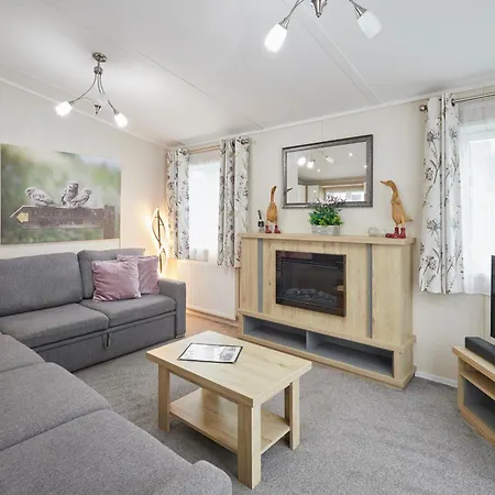 Bluebell With Hot Tub Gerendaház York