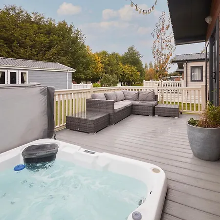 Bluebell With Hot Tub *