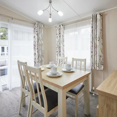 Bluebell With Hot Tub *