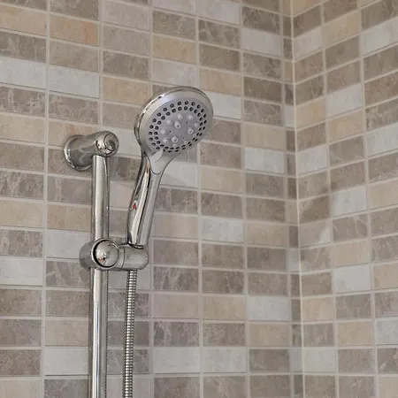 Bluebell With Hot Tub * York