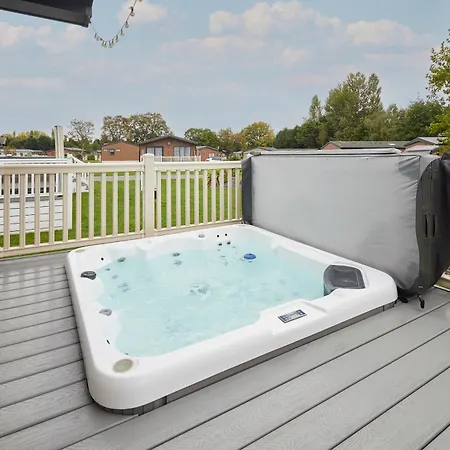 Hytte Bluebell With Hot Tub *