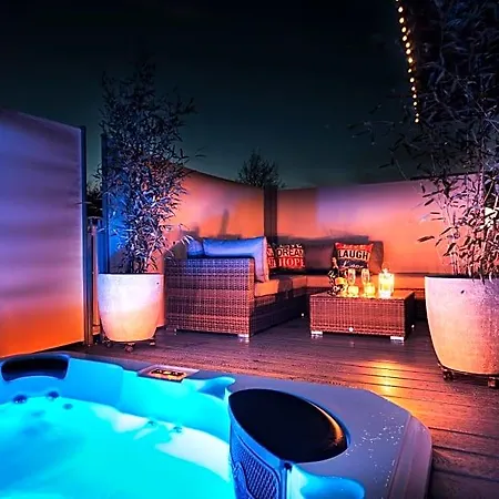 Bluebell With Hot Tub Hytte