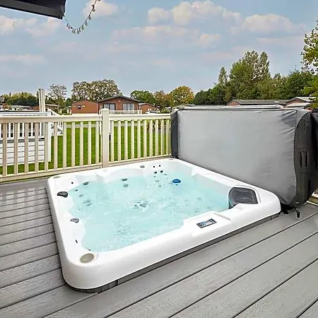 Bluebell With Hot Tub Hytte *