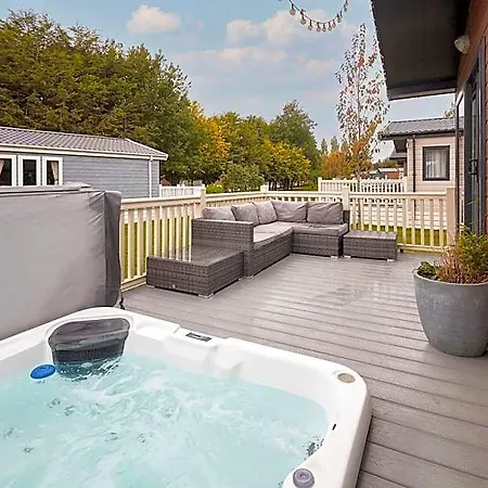 Bluebell With Hot Tub Hytte